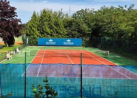 Neuer Kunstrasenplatz